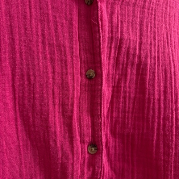 Old Navy Crinkle Gauze Button-Down Short Sleeve Shirt - Picture 6 of 11